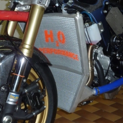 Radiateur d'eau grande capacité H2O performance Suzuki GSXR 600 / 750 L1-L3  