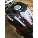 Couvre reservoir droit carbone CARBONVANI Ducati Monster 696 / 796 / 1100